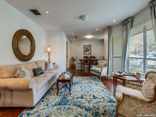 Image 5 of 25 For 10311 Red Quill