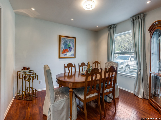 Image 6 of 25 For 10311 Red Quill