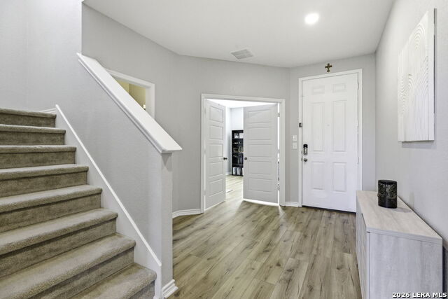 Image 3 of 31 For 1303 Swan Court