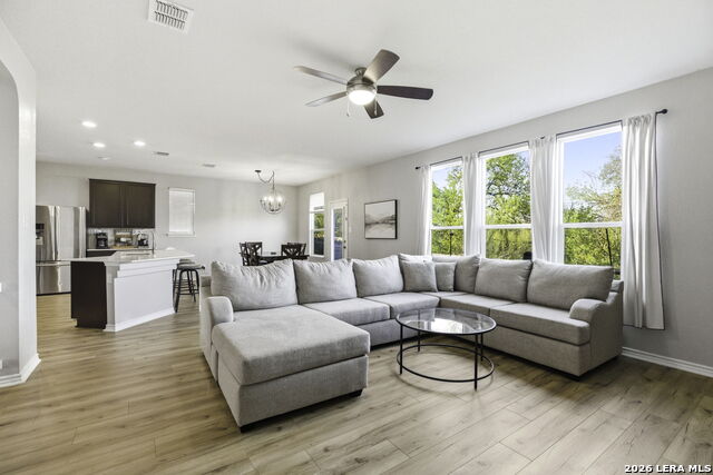 Image 4 of 31 For 1303 Swan Court