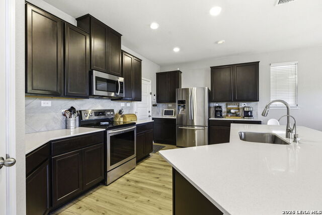 Image 9 of 31 For 1303 Swan Court