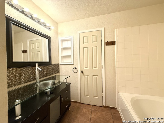 Image 12 of 29 For 6118 Kensinger Pass