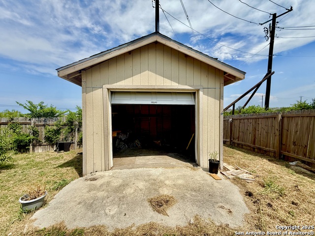 Image 27 of 29 For 6118 Kensinger Pass