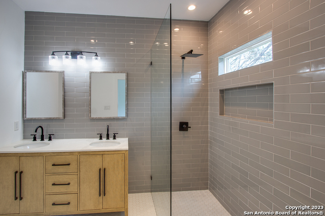 Image 20 of 33 For 1491 Winding Creek Trail