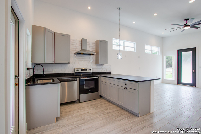 Image 4 of 33 For 1491 Winding Creek Trail