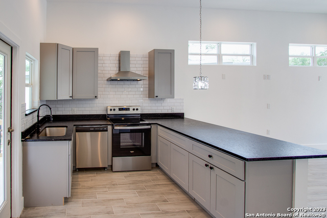 Image 5 of 33 For 1491 Winding Creek Trail