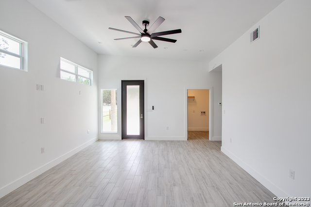 Image 7 of 33 For 1491 Winding Creek Trail