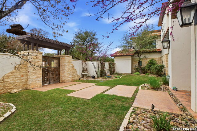 Image 10 of 113 For 11418 Anaqua Springs