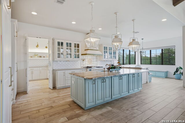 Image 33 of 113 For 11418 Anaqua Springs