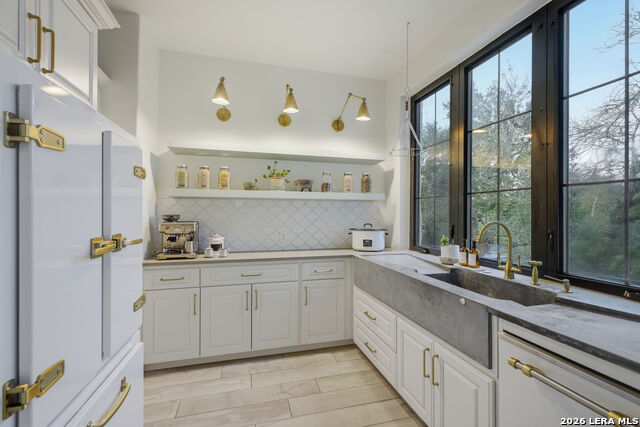 Image 35 of 113 For 11418 Anaqua Springs