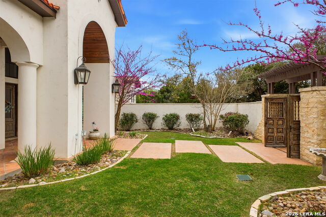 Image 7 of 113 For 11418 Anaqua Springs