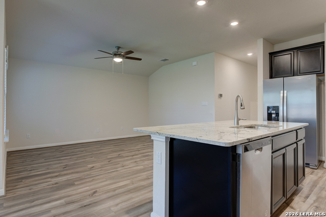 Listing photo id 10 for 3017 Hess Blvd