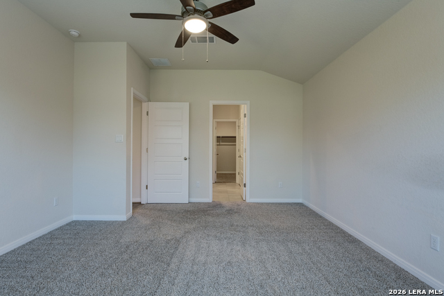 Listing photo id 14 for 3017 Hess Blvd