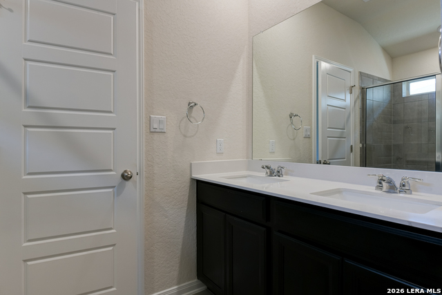 Listing photo id 16 for 3017 Hess Blvd