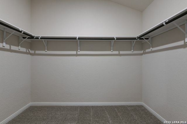 Listing photo id 18 for 3017 Hess Blvd