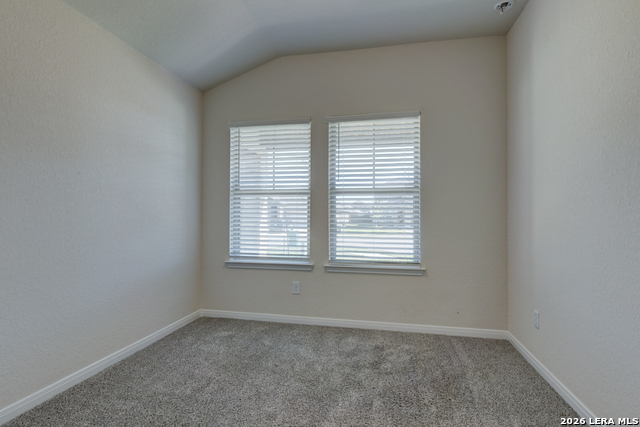 Listing photo id 19 for 3017 Hess Blvd