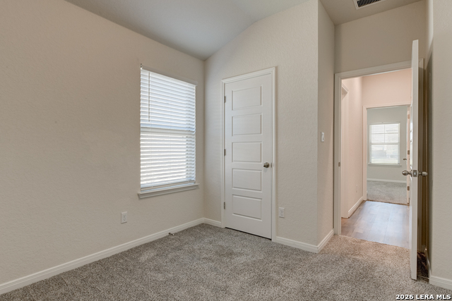 Listing photo id 23 for 3017 Hess Blvd