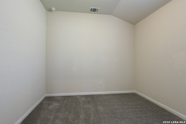 Listing photo id 24 for 3017 Hess Blvd