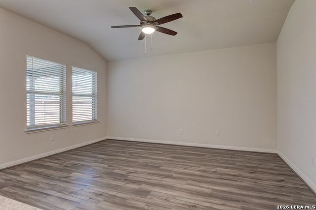 Listing photo id 3 for 3017 Hess Blvd