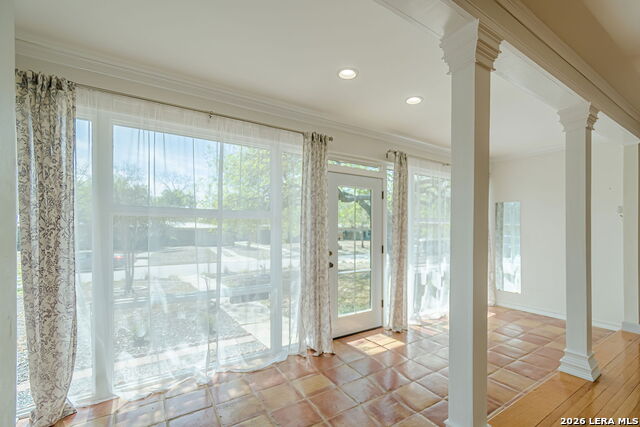 Image 11 of 57 For 227 Devonshire Dr