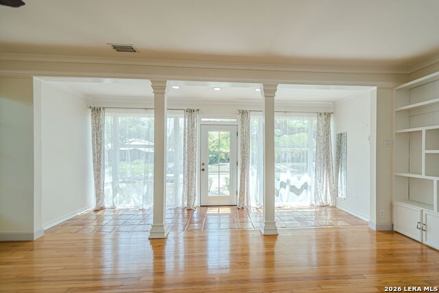 Image 16 of 57 For 227 Devonshire Dr