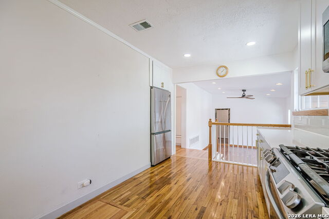 Image 23 of 57 For 227 Devonshire Dr