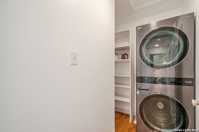 Image 24 of 57 For 227 Devonshire Dr