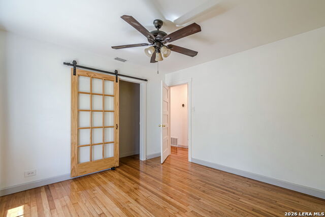 Image 27 of 57 For 227 Devonshire Dr