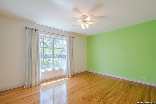 Image 28 of 57 For 227 Devonshire Dr