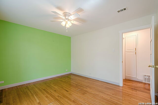 Image 29 of 57 For 227 Devonshire Dr