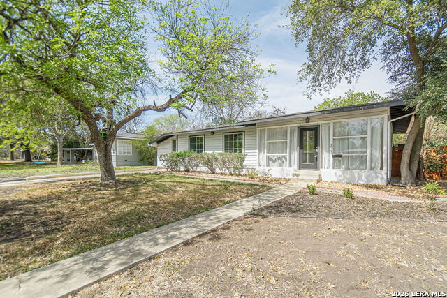 Image 3 of 57 For 227 Devonshire Dr