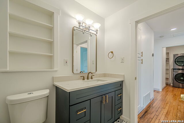 Image 32 of 57 For 227 Devonshire Dr