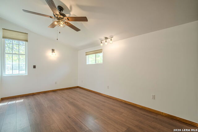 Image 37 of 57 For 227 Devonshire Dr