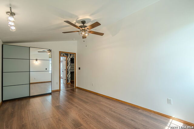 Image 39 of 57 For 227 Devonshire Dr