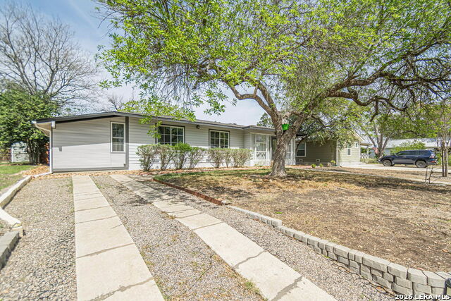 Image 4 of 57 For 227 Devonshire Dr