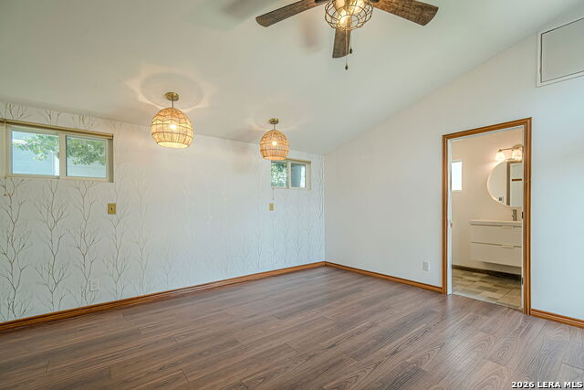 Image 42 of 57 For 227 Devonshire Dr