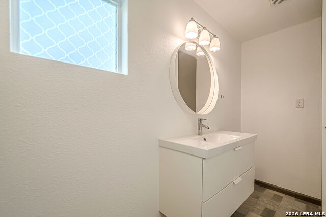 Image 47 of 57 For 227 Devonshire Dr