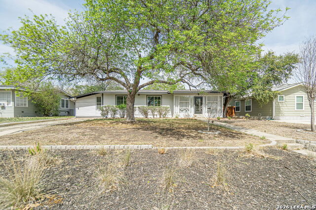 Image 5 of 57 For 227 Devonshire Dr