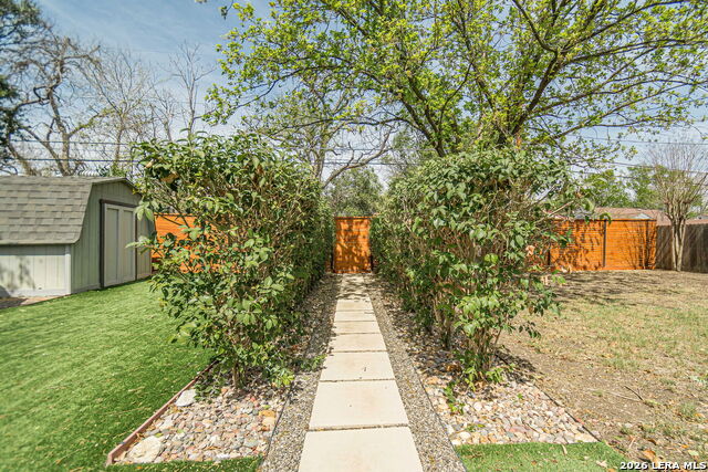 Image 50 of 57 For 227 Devonshire Dr