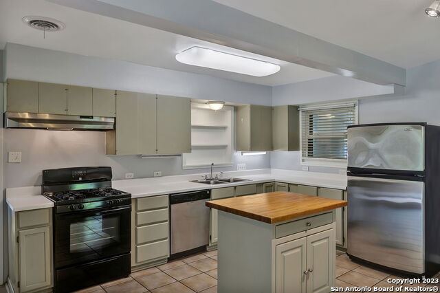 Image 6 of 15 For 414 Laramie Dr