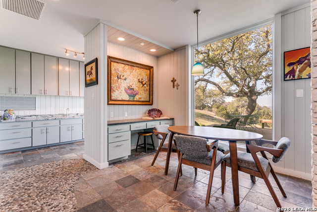 Image 11 of 42 For 27359 Smithson Valley