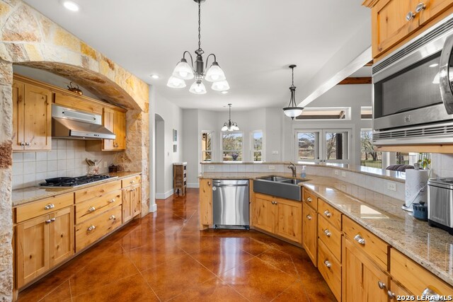 Listing photo id 16 for 221 Cypress Estates