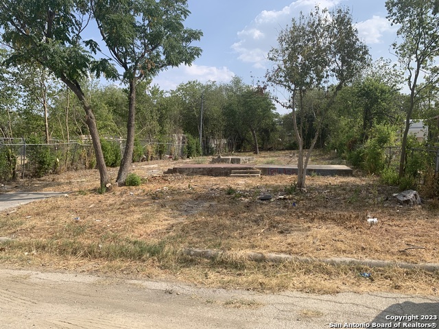 Image 2 of 4 For 2332 Rivas St