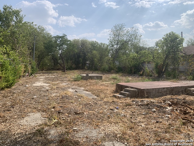 Image 3 of 4 For 2332 Rivas St