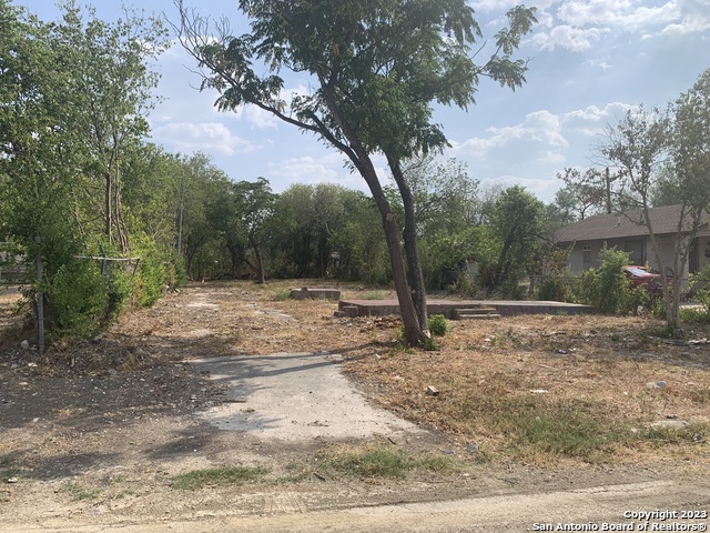 Image 4 of 4 For 2332 Rivas St