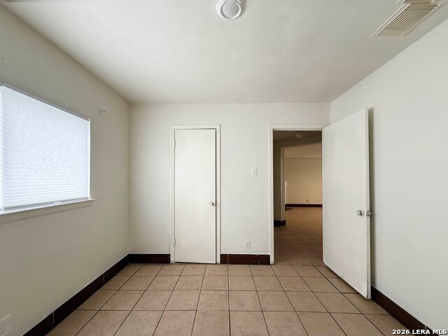 Image 15 of 26 For 7303 Roveen  