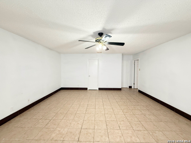 Image 21 of 26 For 7303 Roveen  