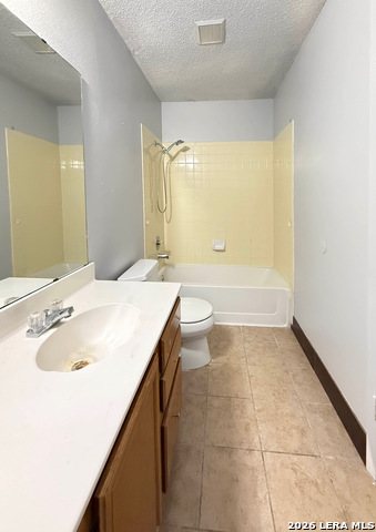 Image 22 of 26 For 7303 Roveen  