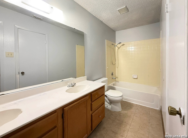 Image 23 of 26 For 7303 Roveen  