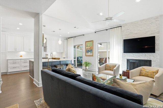 Image 11 of 28 For 208 Grandview  Apt 2